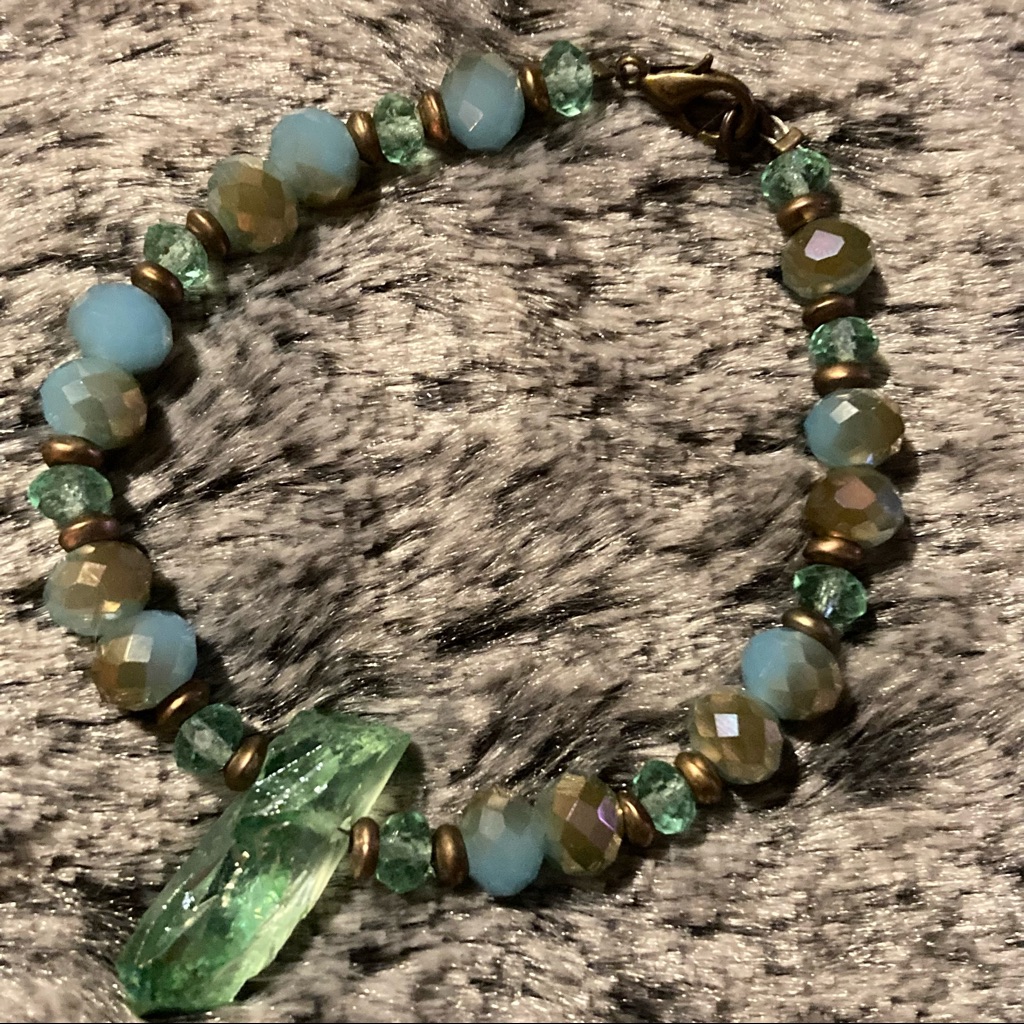 Aura Agate Crystal Bracelet W Cut Faceted Glass 8$